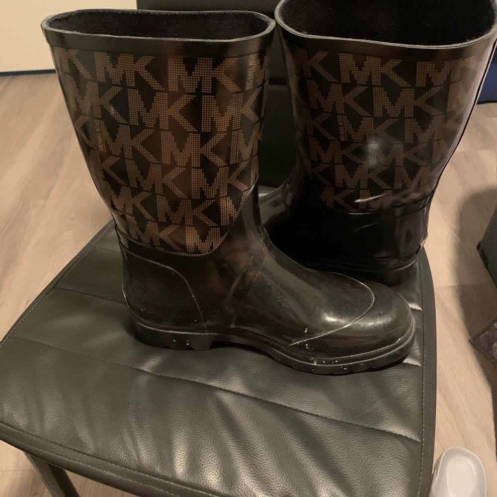 Michael Kors rain boots - Picture 3 of 5